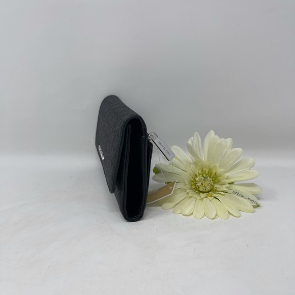 Michael Kors Jet Set Item Large EW Crossbody Set - Picture 14 of 16